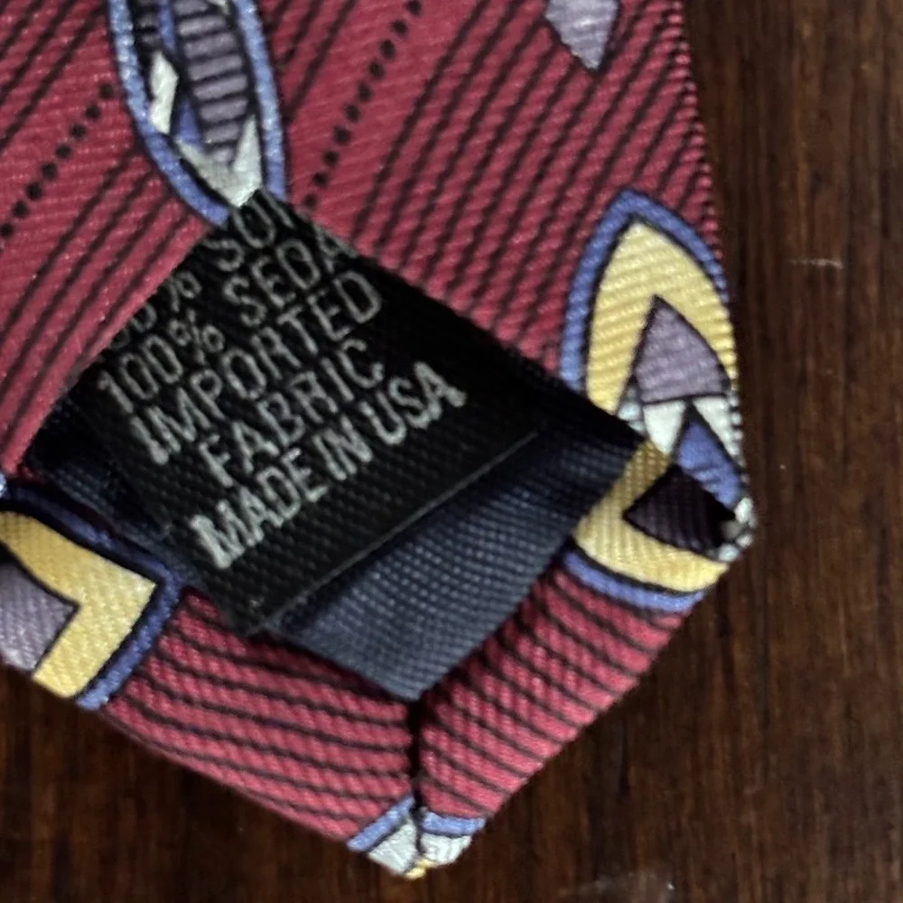 Parisian Signature Men's‎ Burgundy Necktie Geometric Pattern Silk Blend VTG 90's